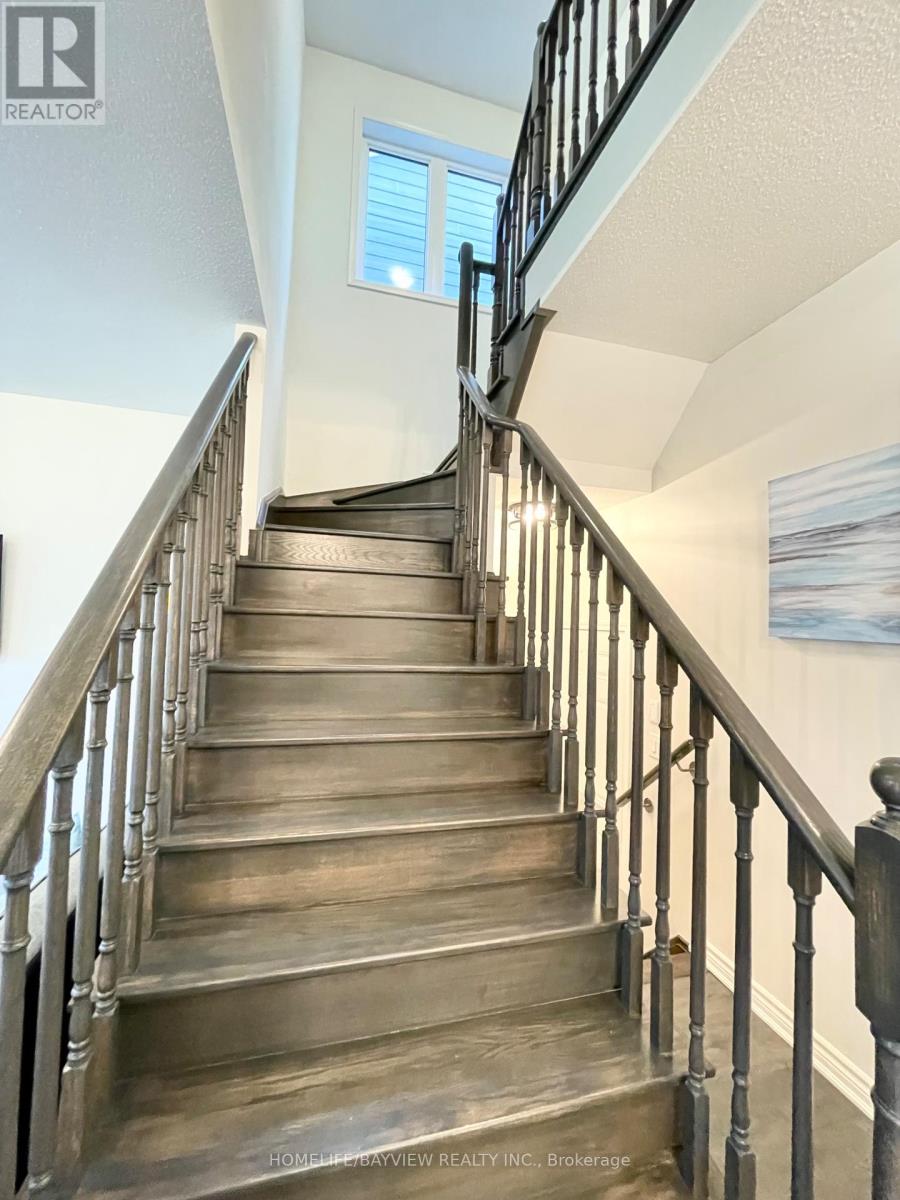 128 Village Gate Drive, Wasaga Beach, Ontario  L9Z 0J7 - Photo 11 - S12153450