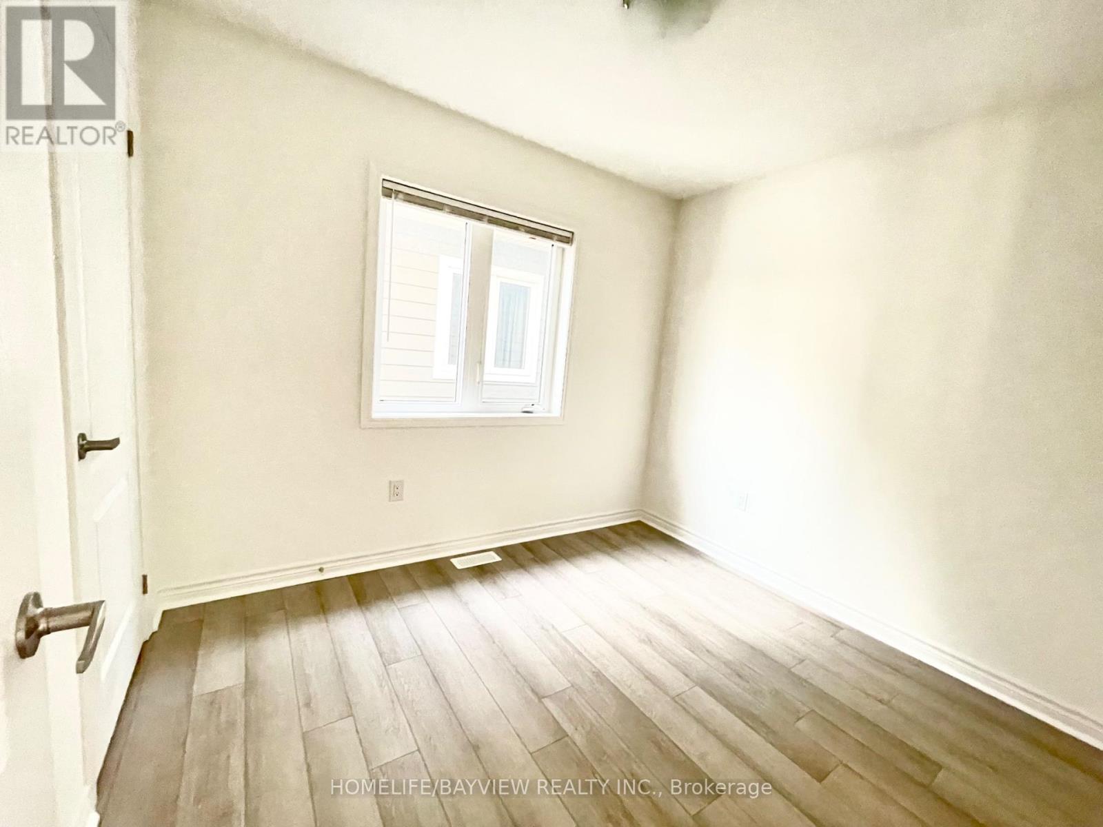 128 Village Gate Drive, Wasaga Beach, Ontario  L9Z 0J7 - Photo 15 - S12153450