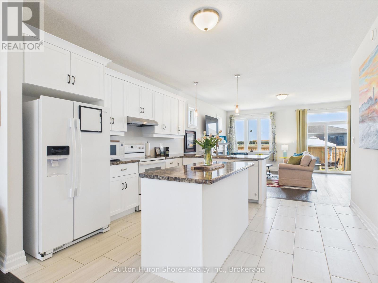 413 Walker Crescent, Saugeen Shores, Ontario  N0H 2C3 - Photo 14 - X12141377