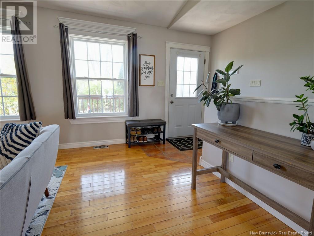 Property at 13 Glen Eyre Court image 2