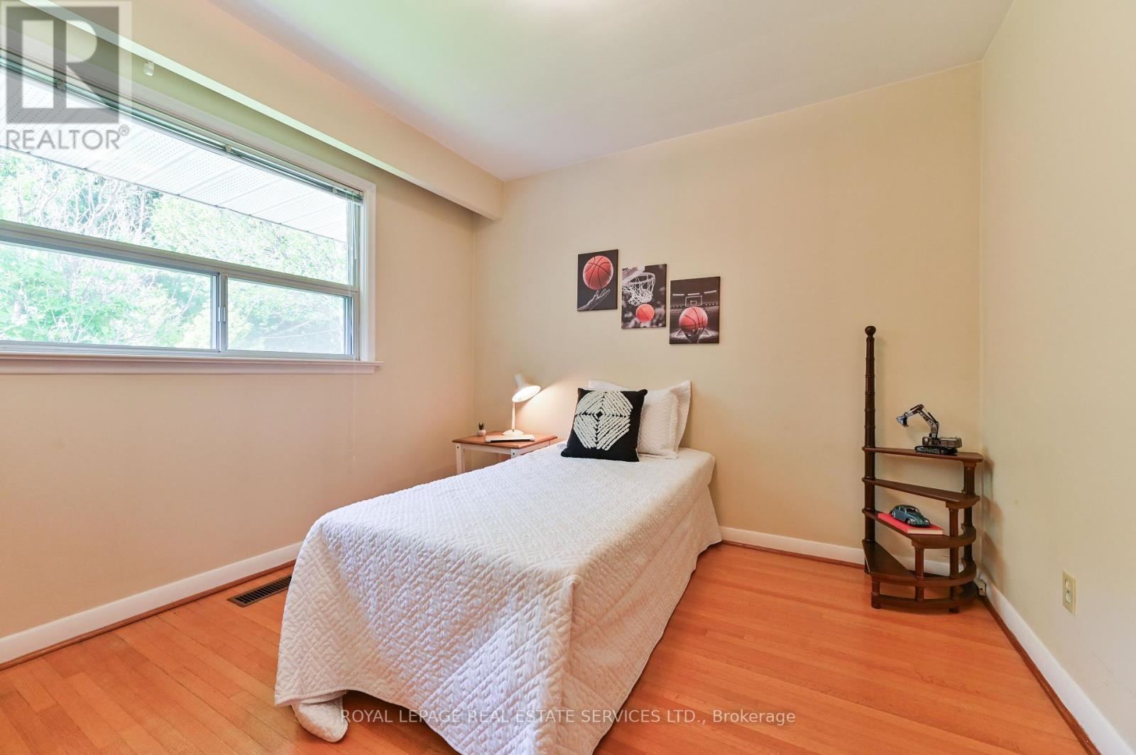 20 Munhall Road, Toronto, Ontario  M9P 1P9 - Photo 18 - W12153166