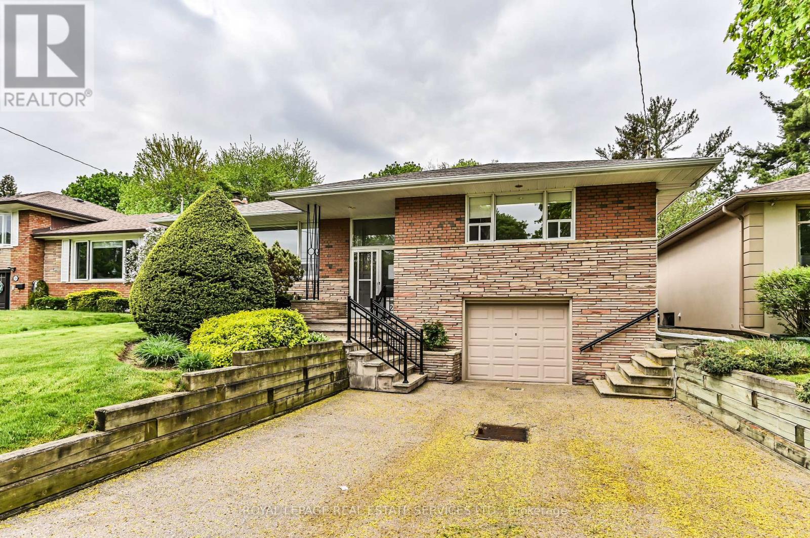 20 Munhall Road, Toronto, Ontario  M9P 1P9 - Photo 2 - W12153166