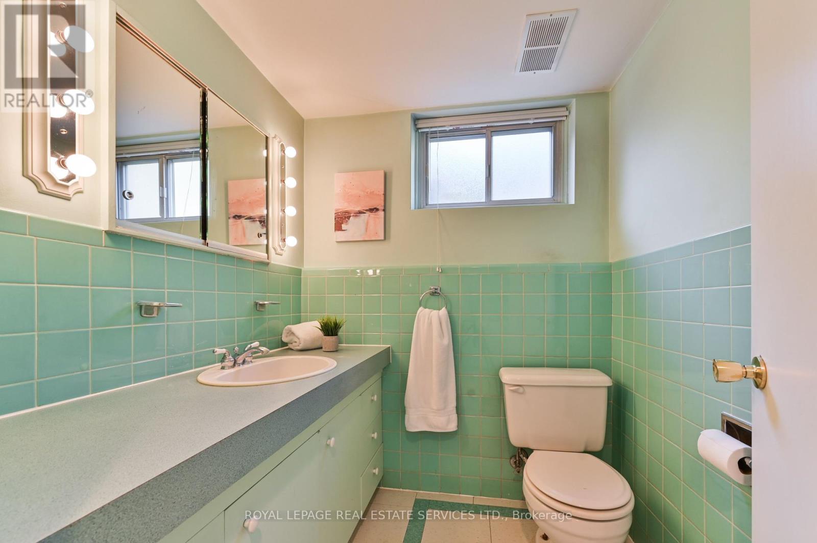 20 Munhall Road, Toronto, Ontario  M9P 1P9 - Photo 26 - W12153166