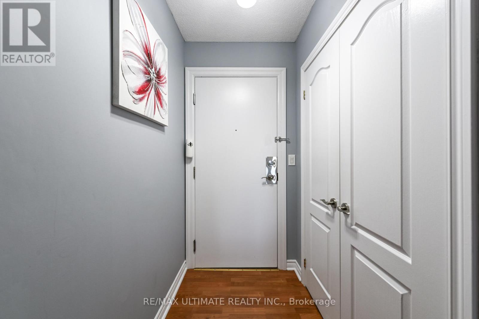 403 - 2088 Lawrence Avenue, Toronto, Ontario  M9N 3Z9 - Photo 3 - W12153278