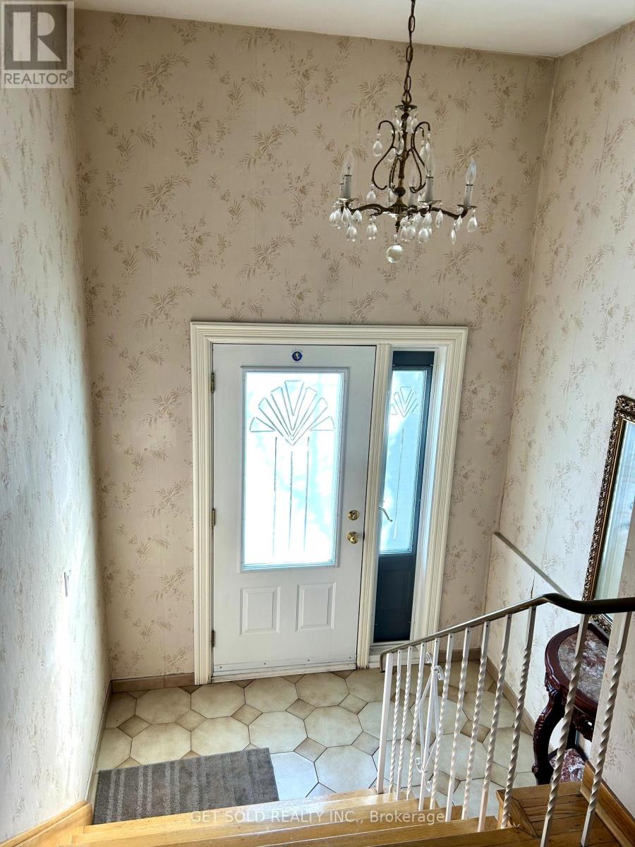 Property at 73 FRANEL CRESCENT image 3