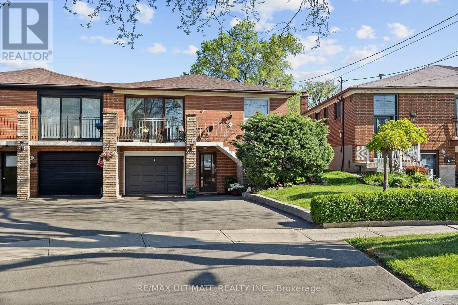 19 DEBBY COURT, Toronto, Ontario