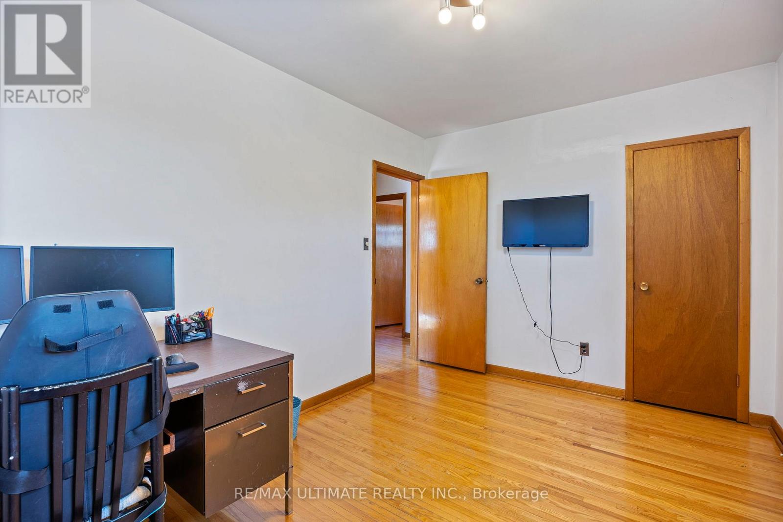 19 Debby Court, Toronto, Ontario  M9N 2L7 - Photo 22 - W12153333