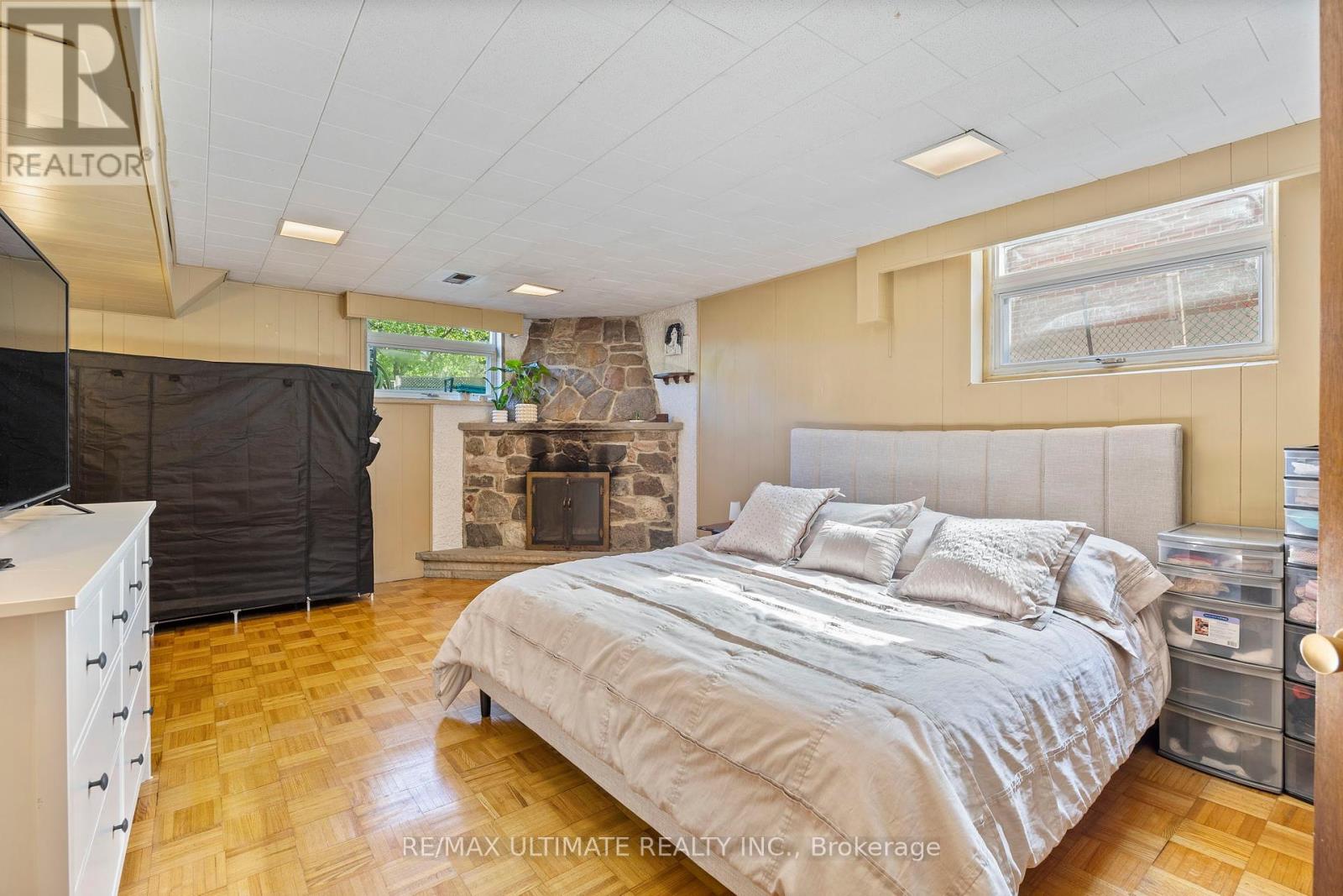 19 Debby Court, Toronto, Ontario  M9N 2L7 - Photo 26 - W12153333