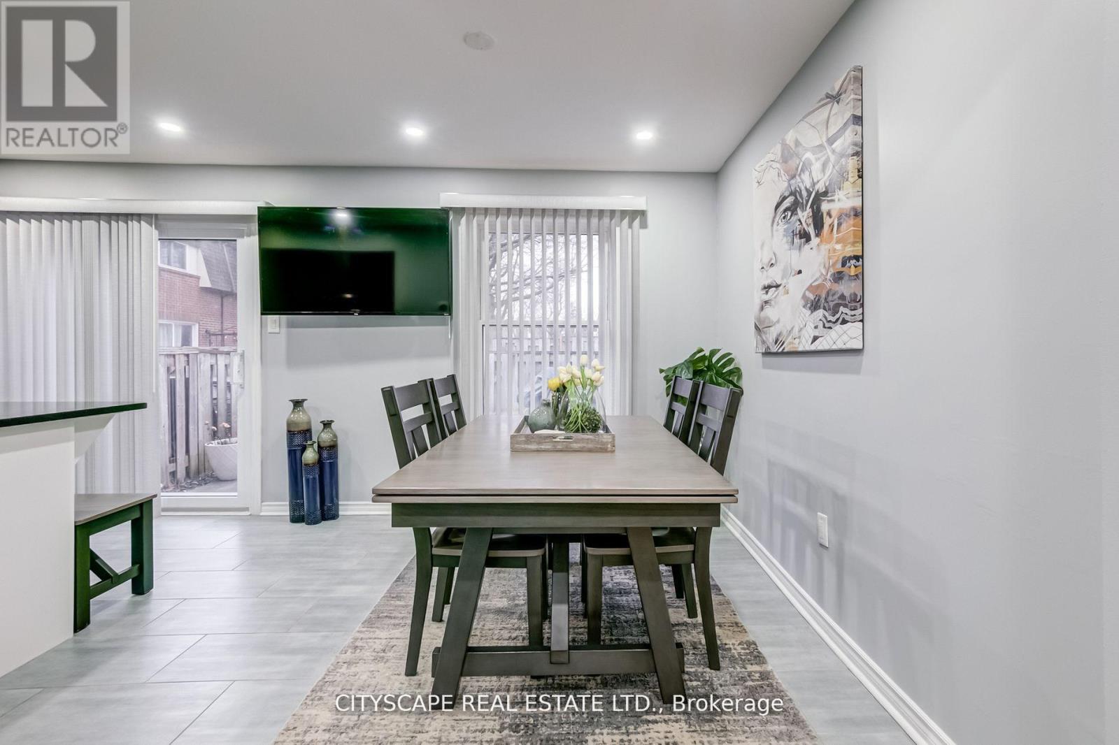 17 - 30 Heslop Road, Milton, Ontario  L9T 1B3 - Photo 5 - W12153358