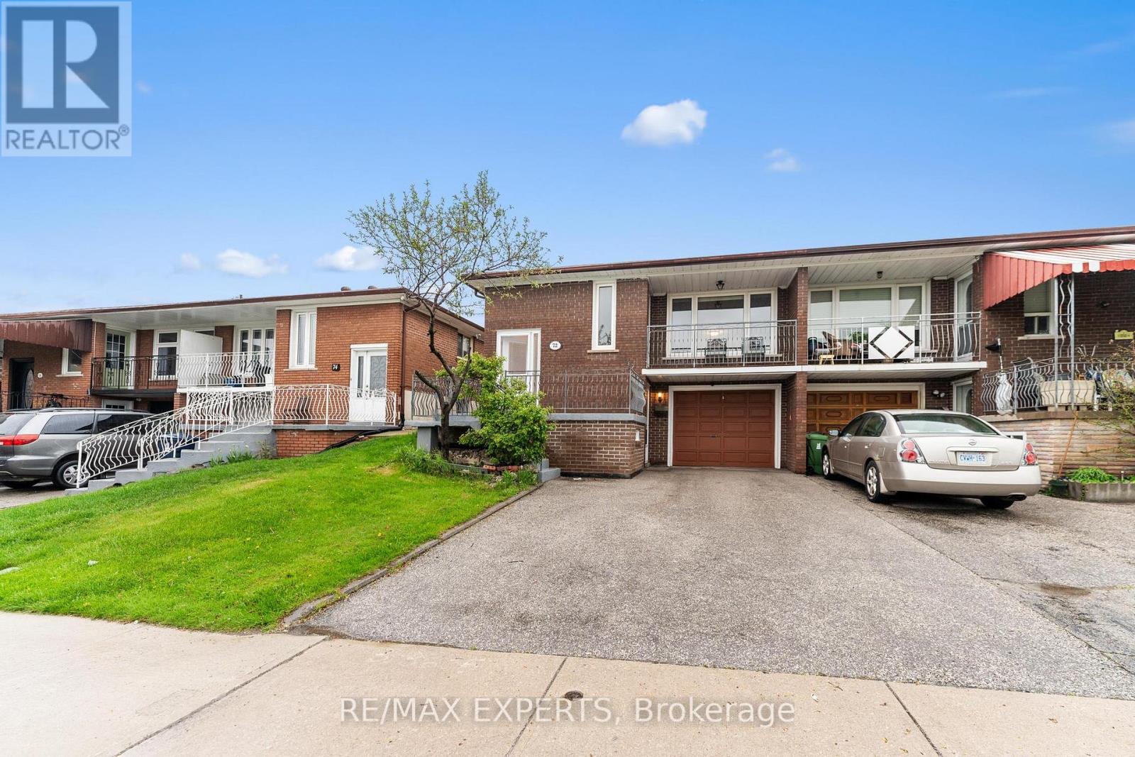 72 Songwood Drive, Toronto (Humbermede), Ontario  M9M 1X3 - Photo 3 - W12153400