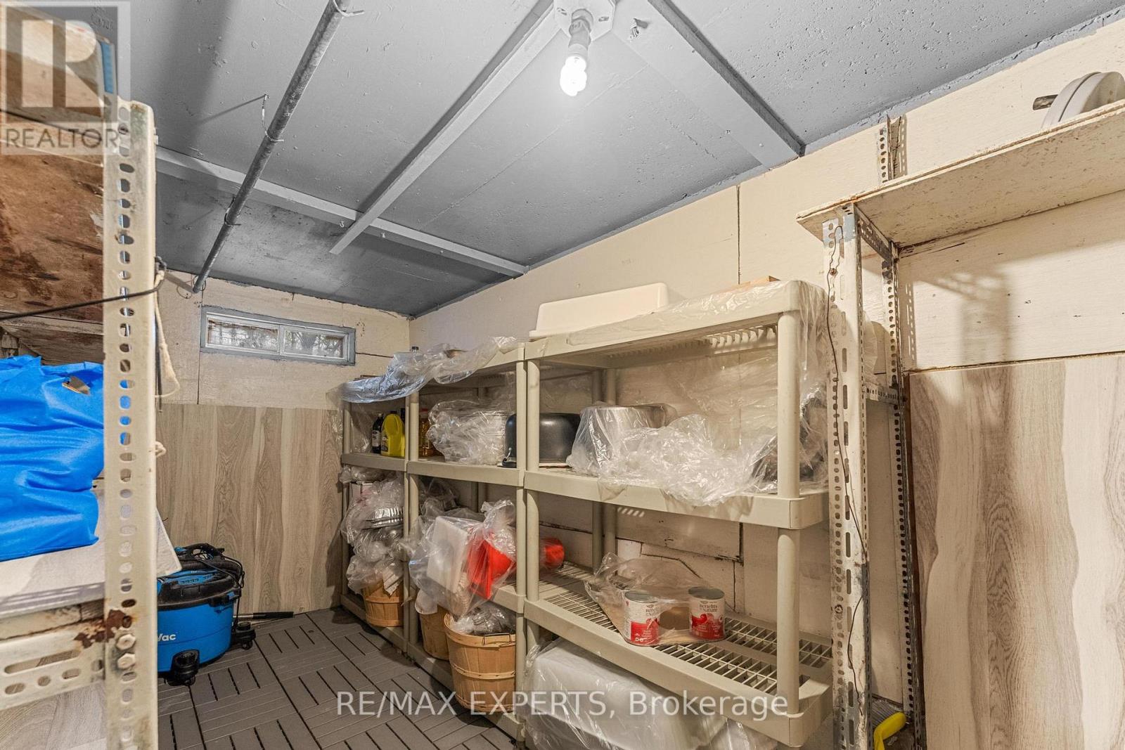 72 Songwood Drive, Toronto (Humbermede), Ontario  M9M 1X3 - Photo 37 - W12153400