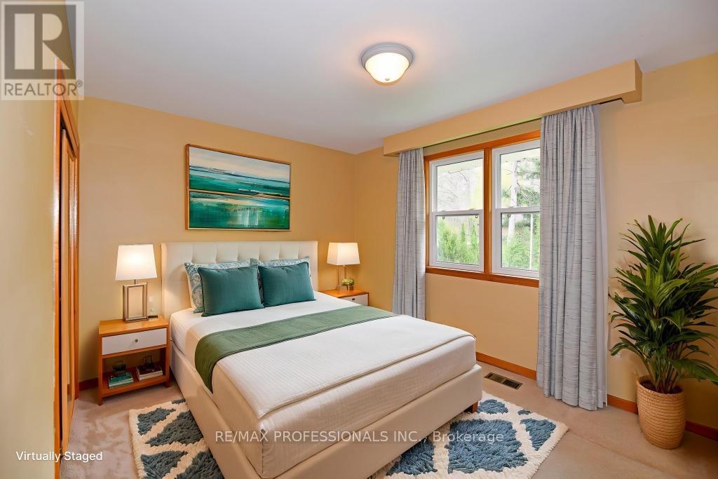 40 Westmount Park Road, Toronto, Ontario  M9P 1R6 - Photo 14 - W12153422
