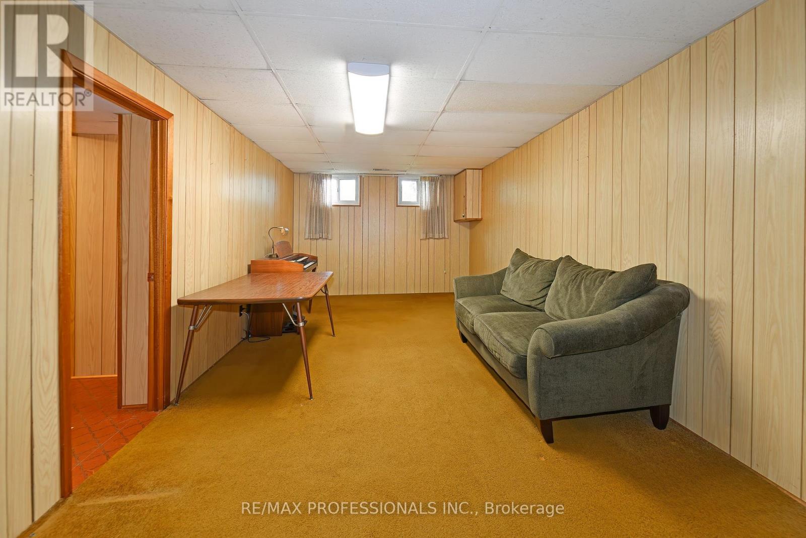 40 Westmount Park Road, Toronto (Humber Heights), Ontario  M9P 1R6 - Photo 24 - W12153422