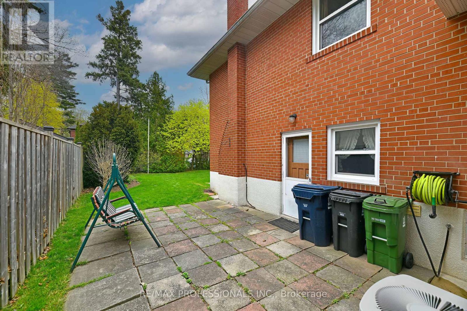 40 Westmount Park Road, Toronto (Humber Heights), Ontario  M9P 1R6 - Photo 28 - W12153422