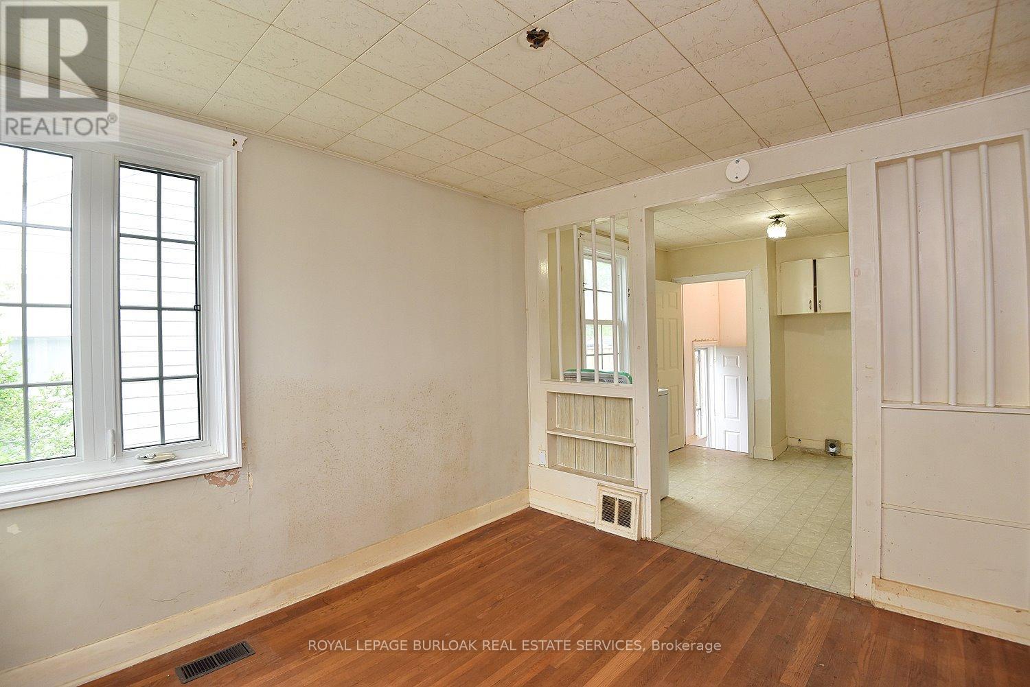 430 Queen Mary Drive, Oakville, Ontario  L6K 3M1 - Photo 13 - W12153435
