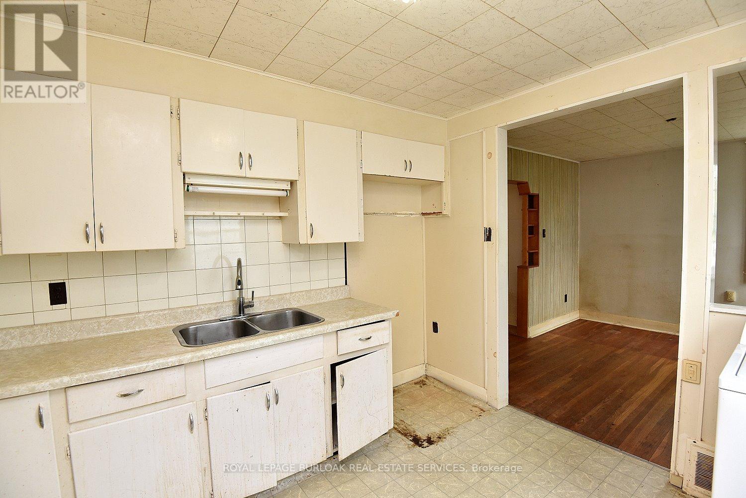430 Queen Mary Drive, Oakville, Ontario  L6K 3M1 - Photo 15 - W12153435