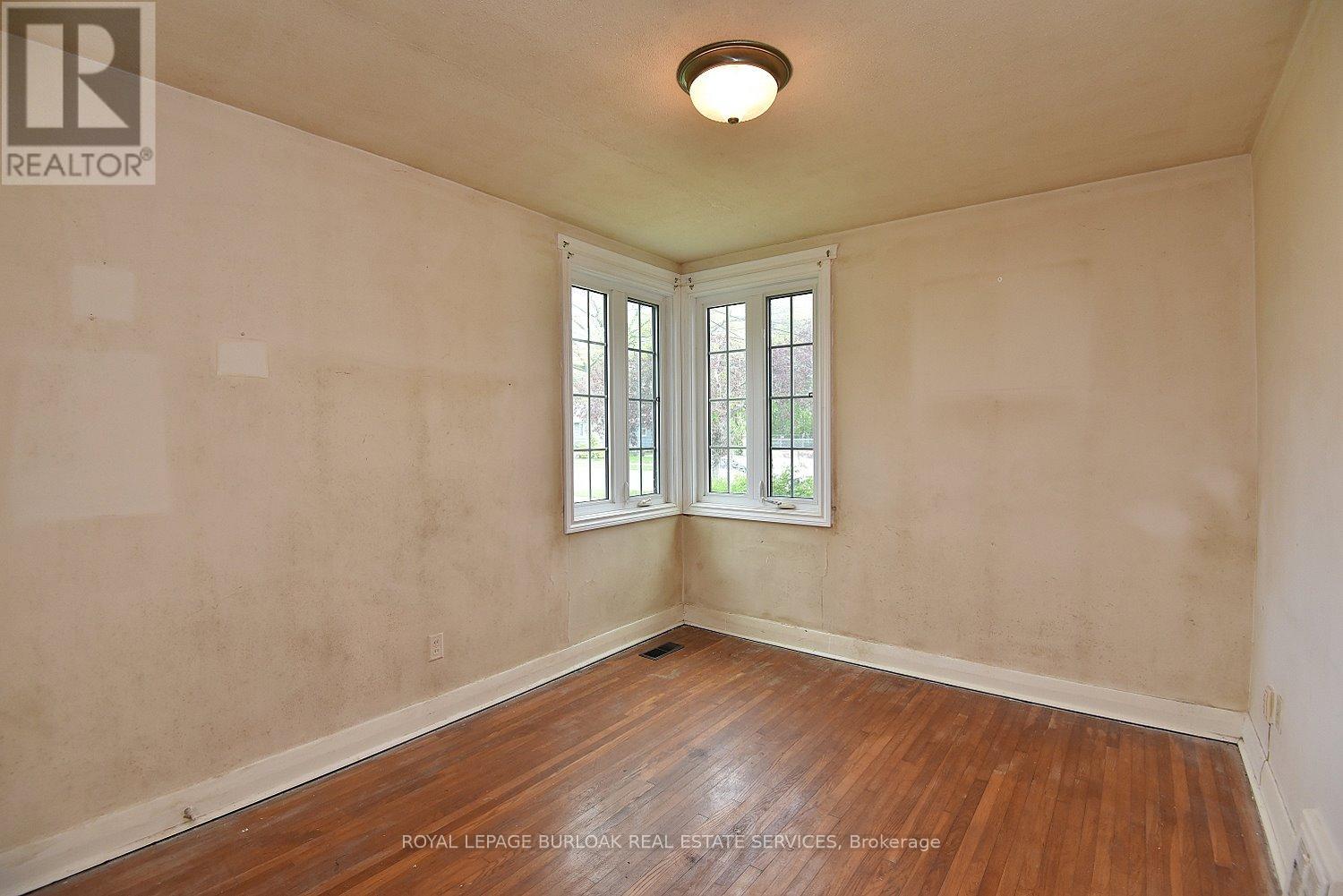 430 Queen Mary Drive, Oakville, Ontario  L6K 3M1 - Photo 19 - W12153435