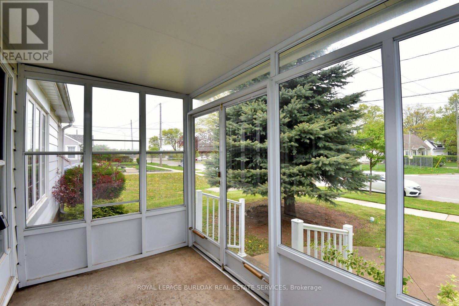 430 Queen Mary Drive, Oakville, Ontario  L6K 3M1 - Photo 6 - W12153435