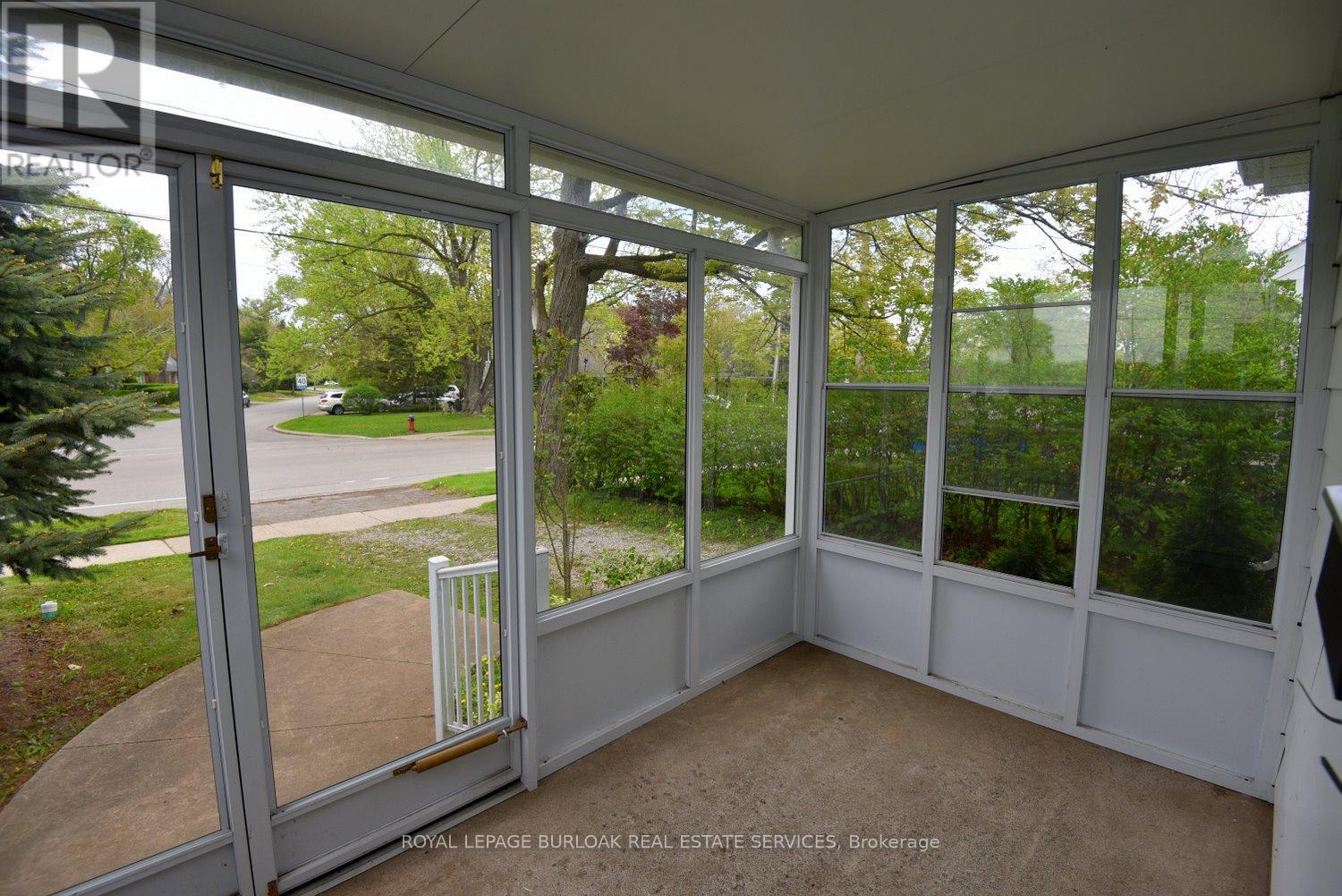 430 Queen Mary Drive, Oakville, Ontario  L6K 3M1 - Photo 7 - W12153435