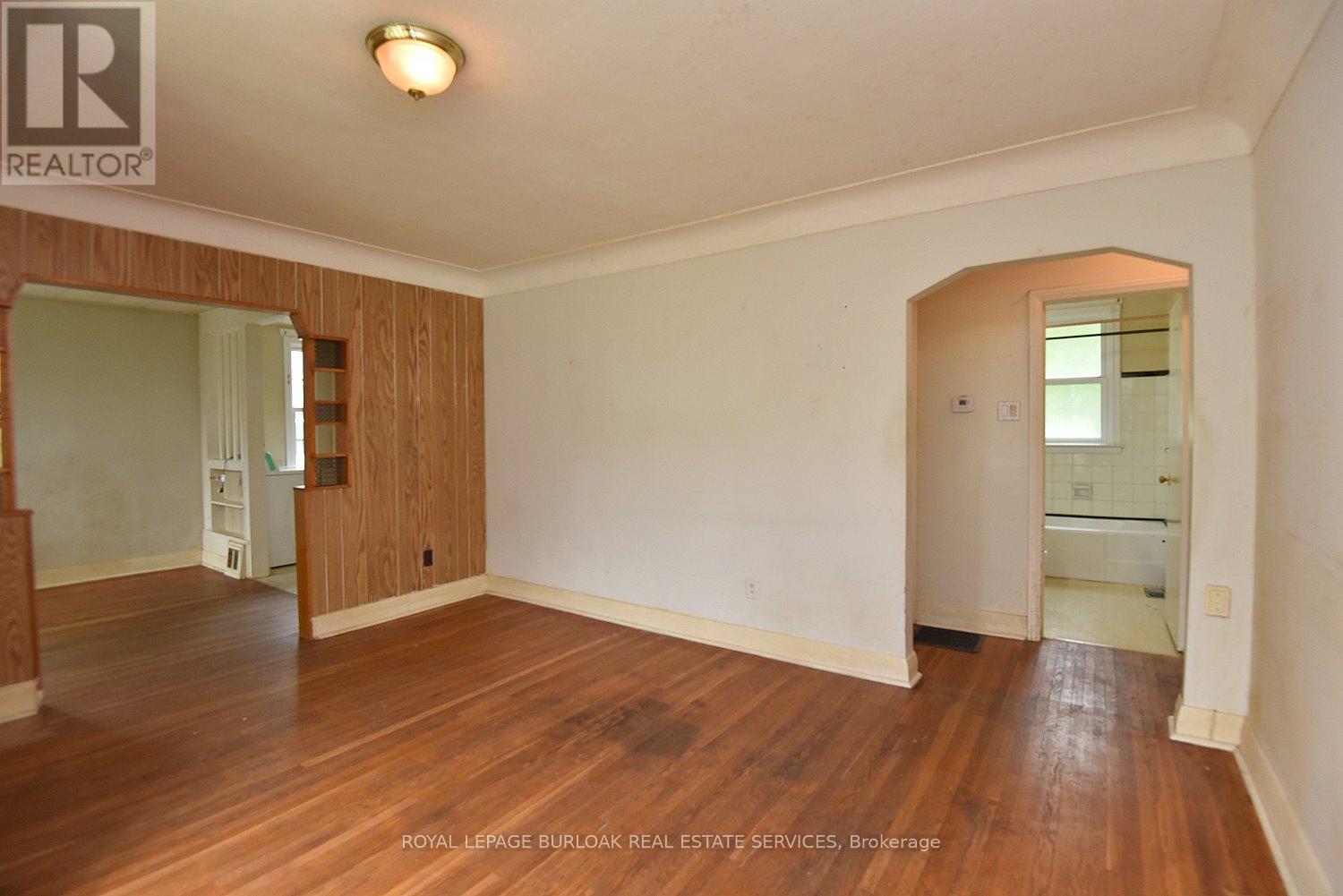 430 Queen Mary Drive, Oakville, Ontario  L6K 3M1 - Photo 8 - W12153435