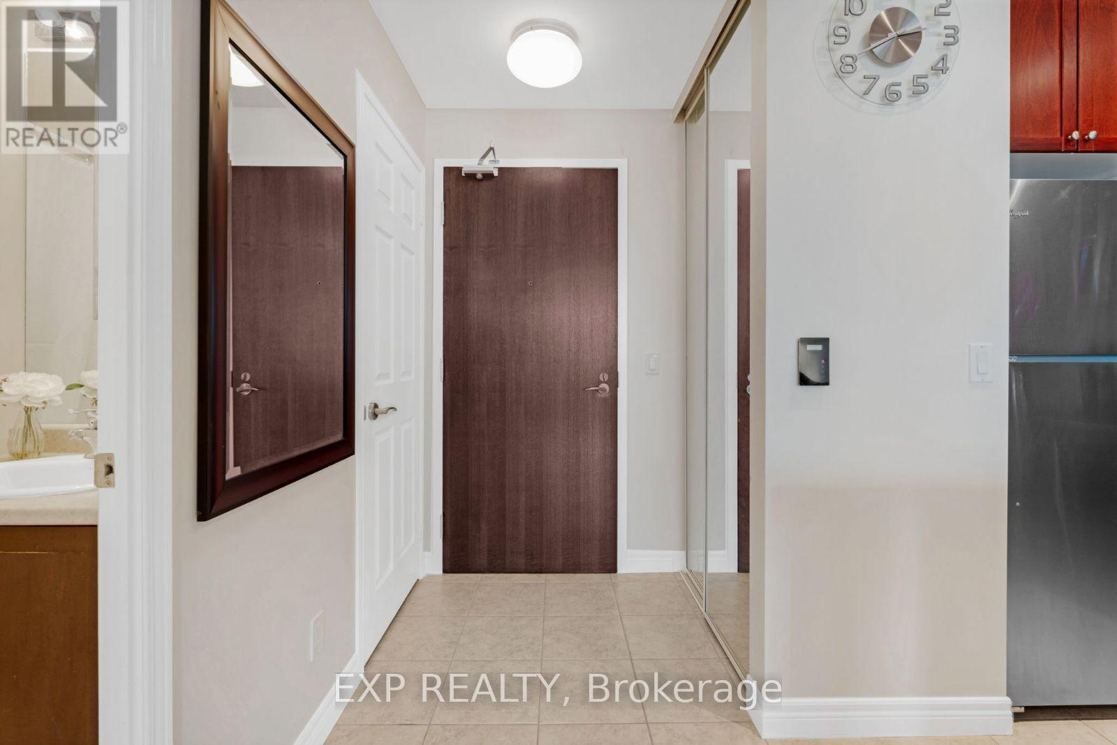 1607 - 339 Rathburn Road W, Mississauga (City Centre), Ontario  L5B 0K6 - Photo 6 - W12153453