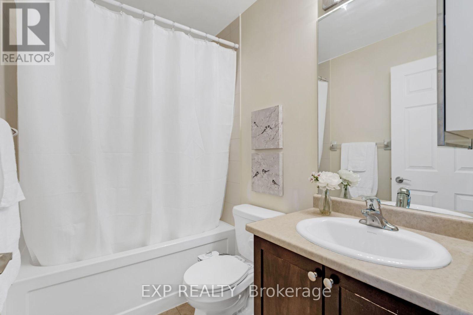 1607 - 339 Rathburn Road W, Mississauga (City Centre), Ontario  L5B 0K6 - Photo 9 - W12153453