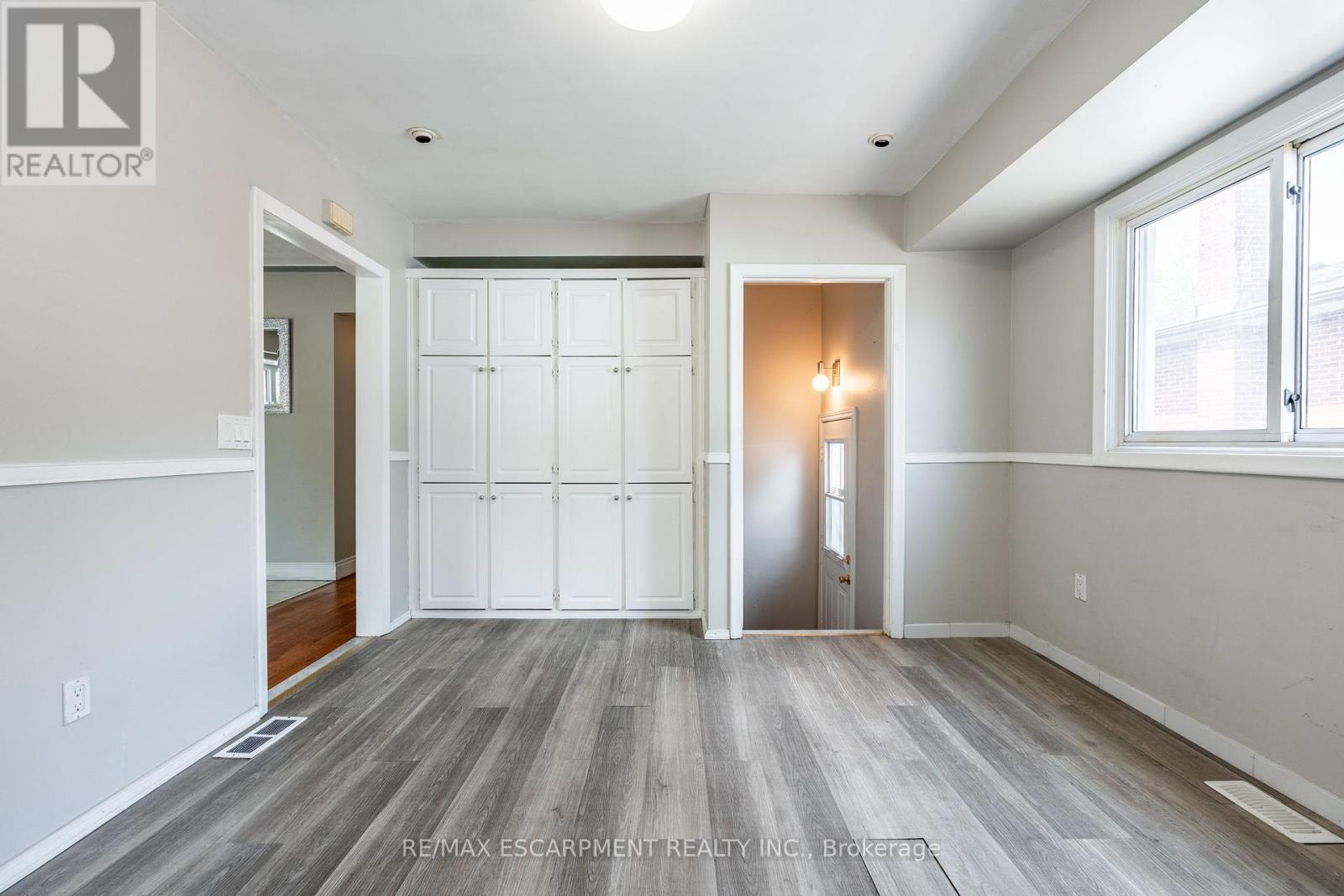 3 Tanager Avenue, Hamilton, Ontario  L9A 2M2 - Photo 14 - X12153210