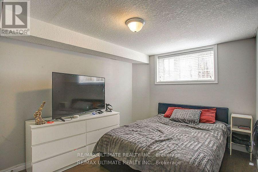 15 Carere Cres, Guelph, Ontario  N1E 0K4 - Photo 6 - X12153215