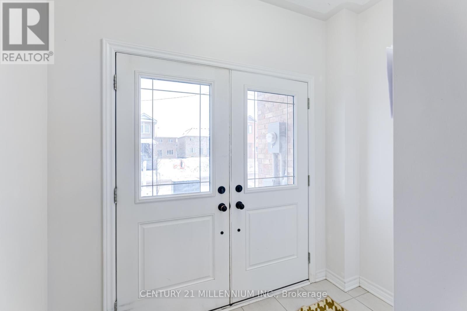 90 Palace Street, Thorold, Ontario  L2V 0J6 - Photo 9 - X12153267