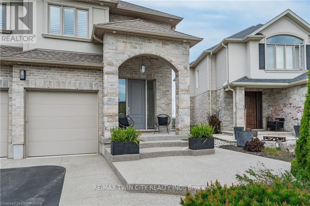 27 Mcwilliams Court, Cambridge, Ontario  N1P 0A9 - Photo 3 - X12153388