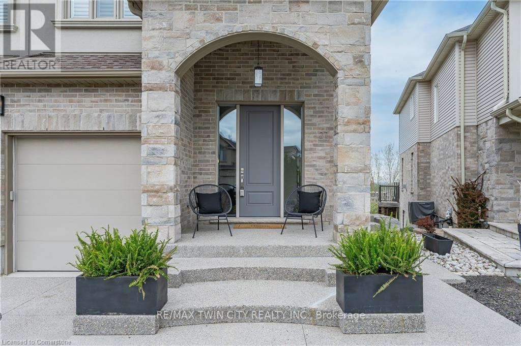 Property at 27 MCWILLIAMS COURT image 4