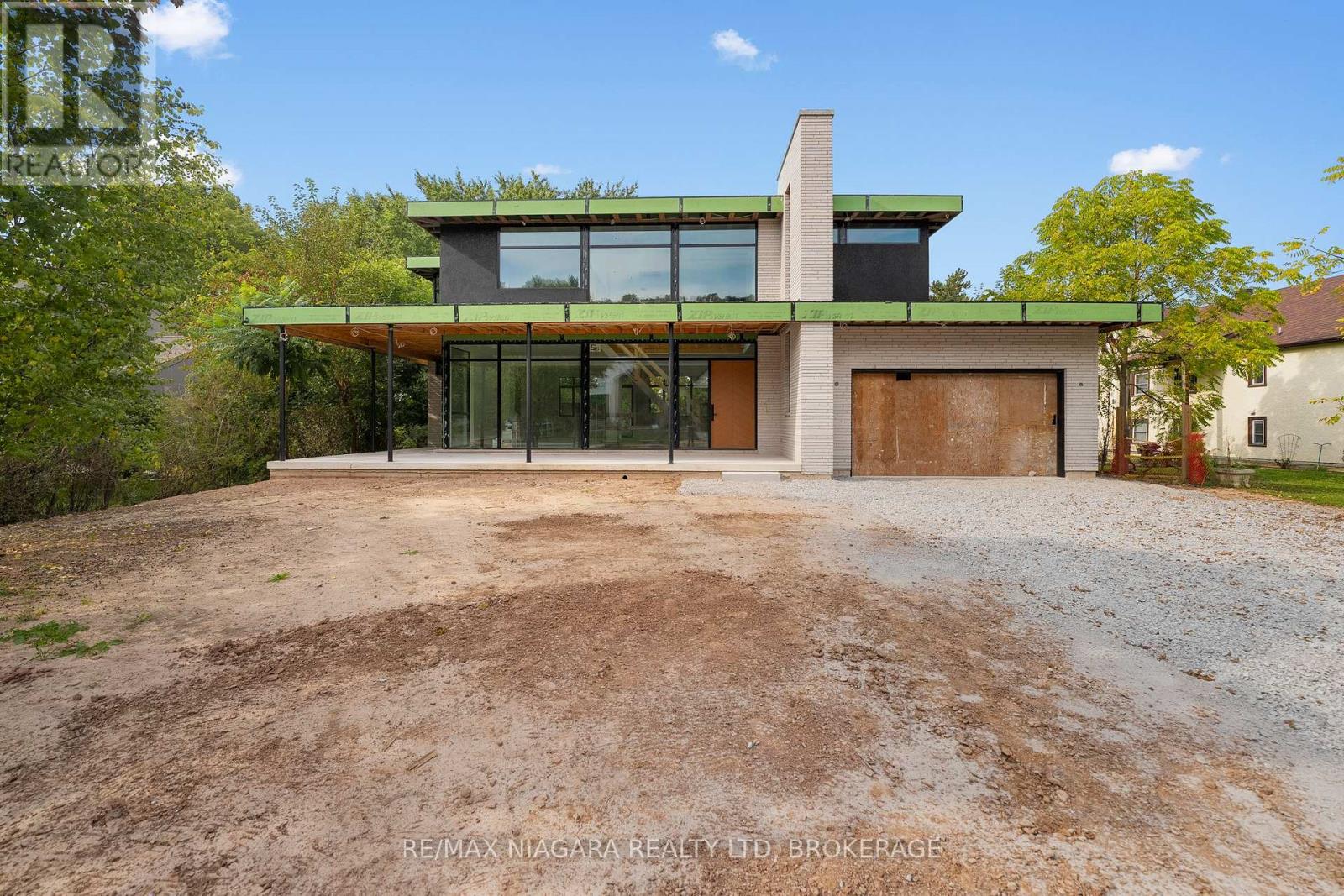 Property at 8 KENT STREET image 1