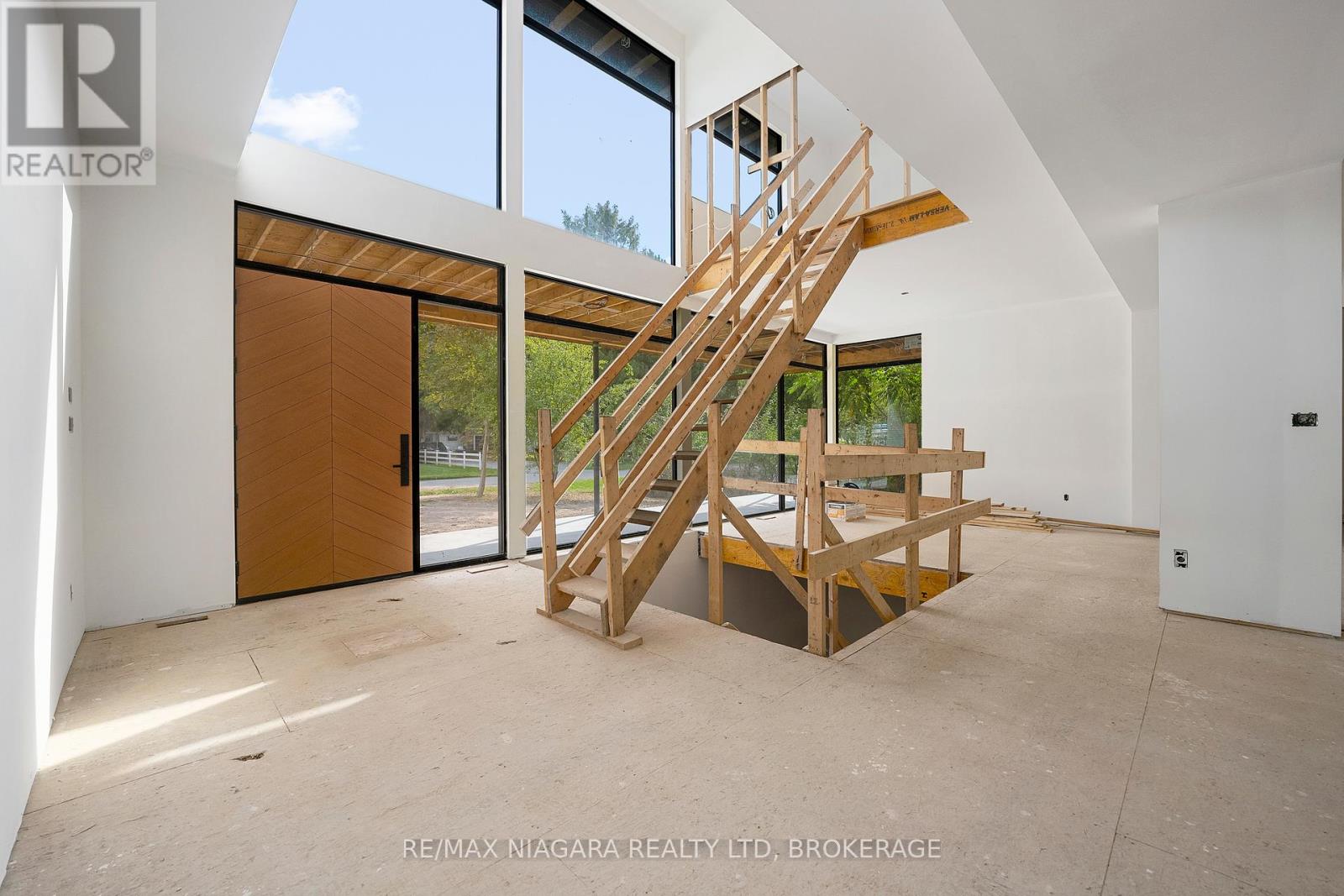 Property at 8 KENT STREET image 3