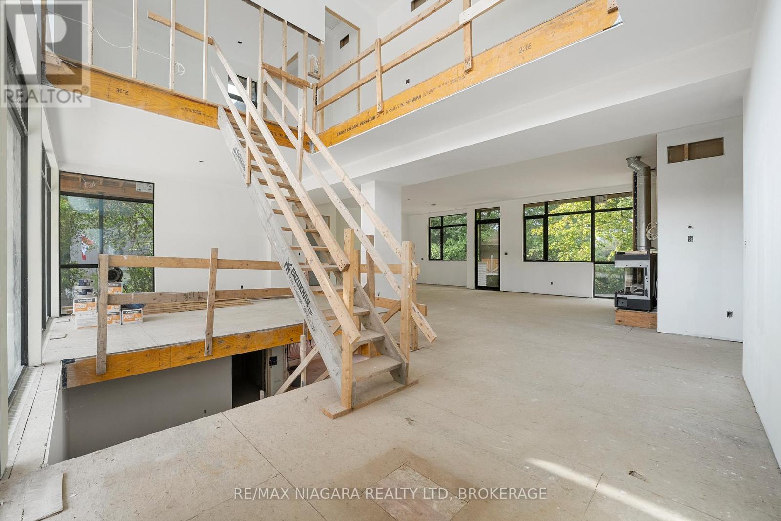 Property at 8 KENT STREET image 4
