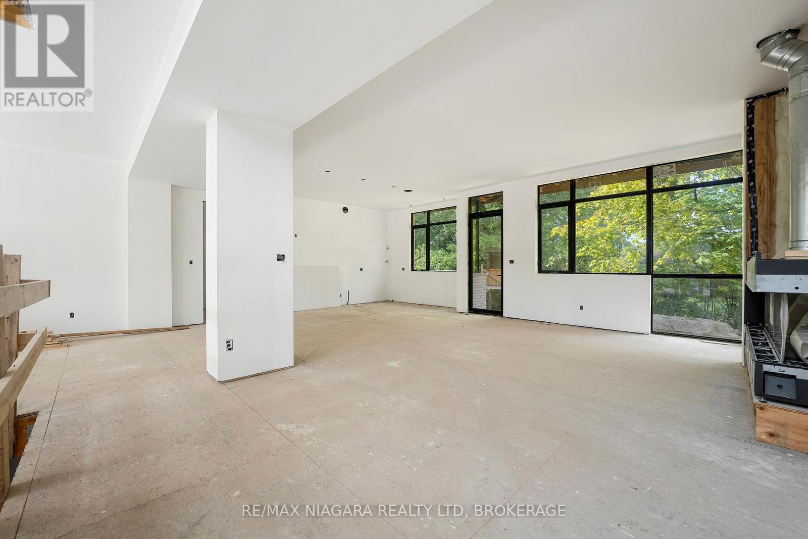 Property at 8 KENT STREET image 5