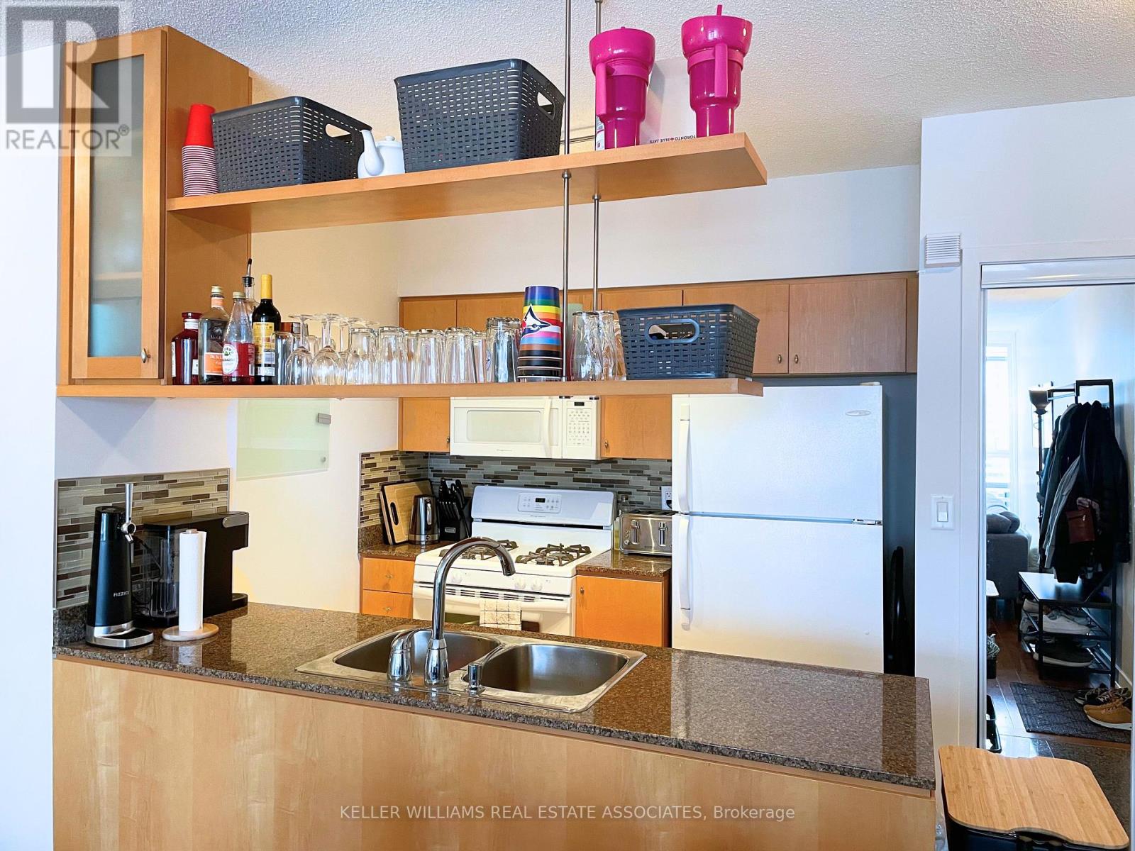 1011 - 5 Mariner Terrace, Toronto, Ontario  M5V 3V6 - Photo 6 - C12150638