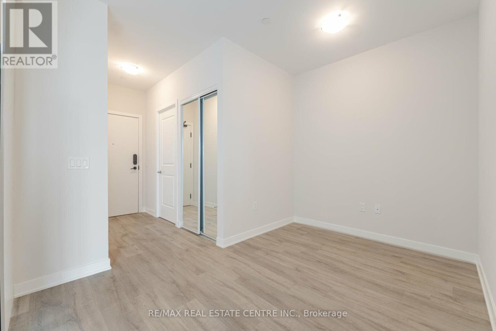 102b - 4655 Metcalfe Avenue N, Mississauga, Ontario  L5M 0Z7 - Photo 7 - W12152324