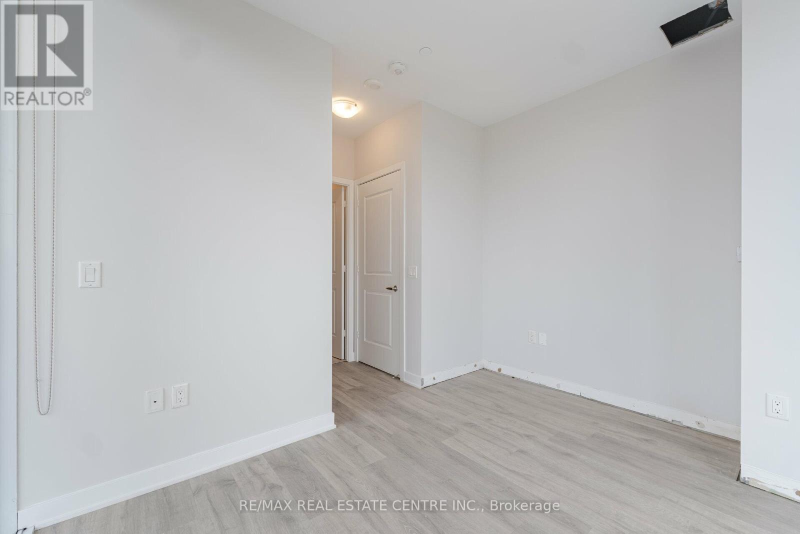 102b - 4655 Metcalfe Avenue N, Mississauga, Ontario  L5M 0Z7 - Photo 17 - W12152324