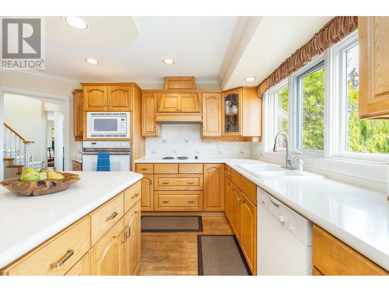 4153 Quarry Court, North Vancouver, British Columbia  V7K 3C3 - Photo 17 - R3003624
