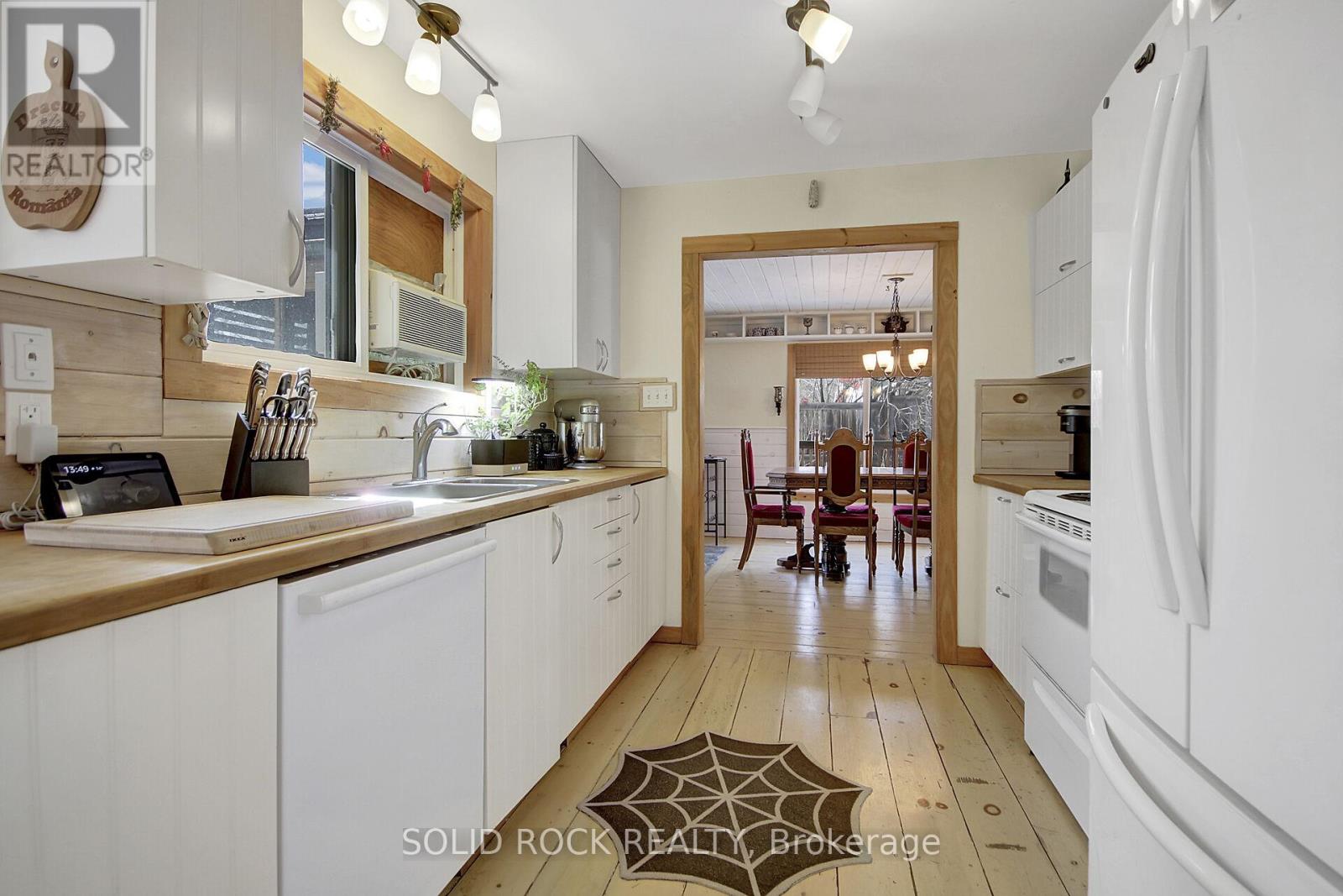 72 Stringers Lane, Greater Madawaska, Ontario  K0J 1G0 - Photo 6 - X12067719