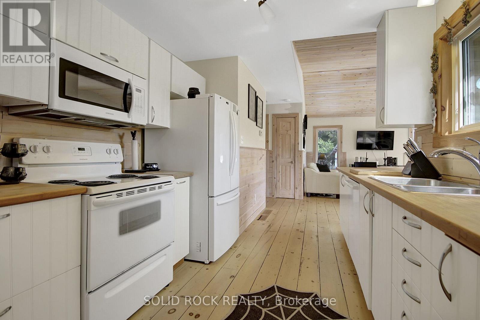 72 Stringers Lane, Greater Madawaska, Ontario  K0J 1G0 - Photo 8 - X12067719