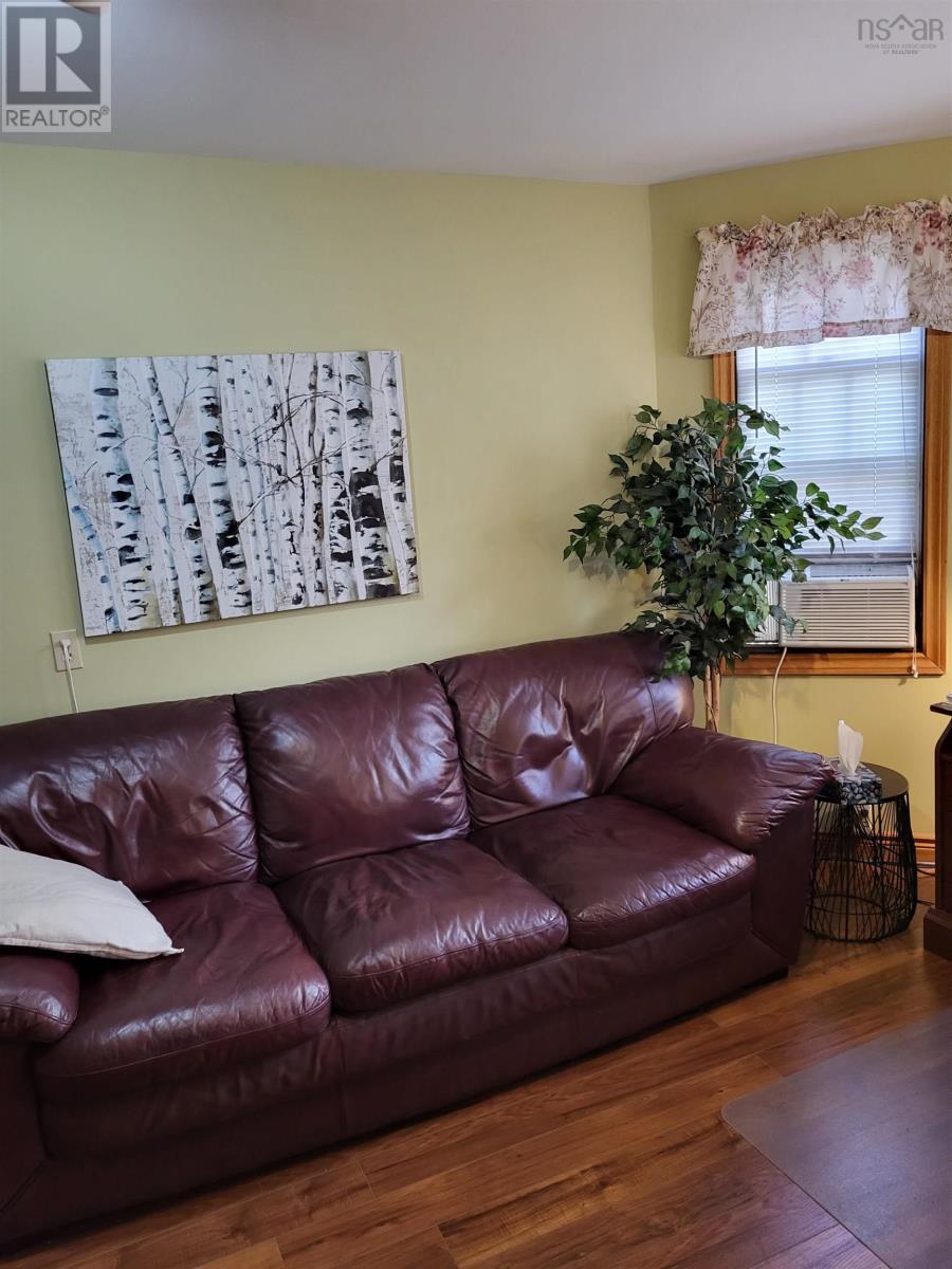 28 Victoria Street, Truro, Nova Scotia  B2N 1Y6 - Photo 4 - 202424706