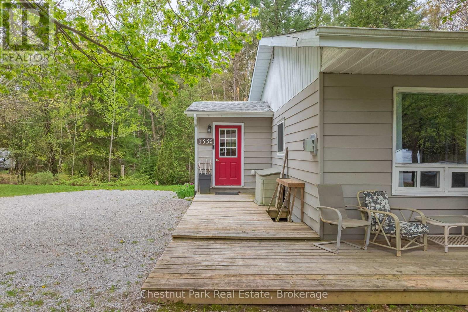 1330 Cedar Lane, Bracebridge, Ontario  P1L 1W0 - Photo 6 - X12153504
