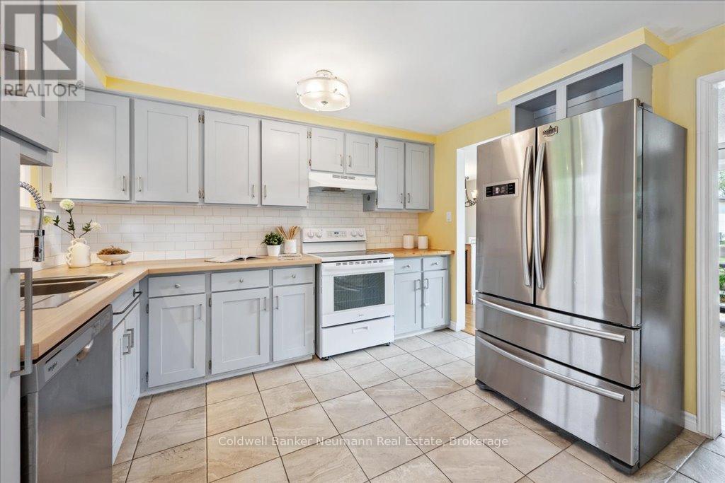 31 Carey Crescent, Guelph, Ontario  N1H 7J9 - Photo 7 - X12153506