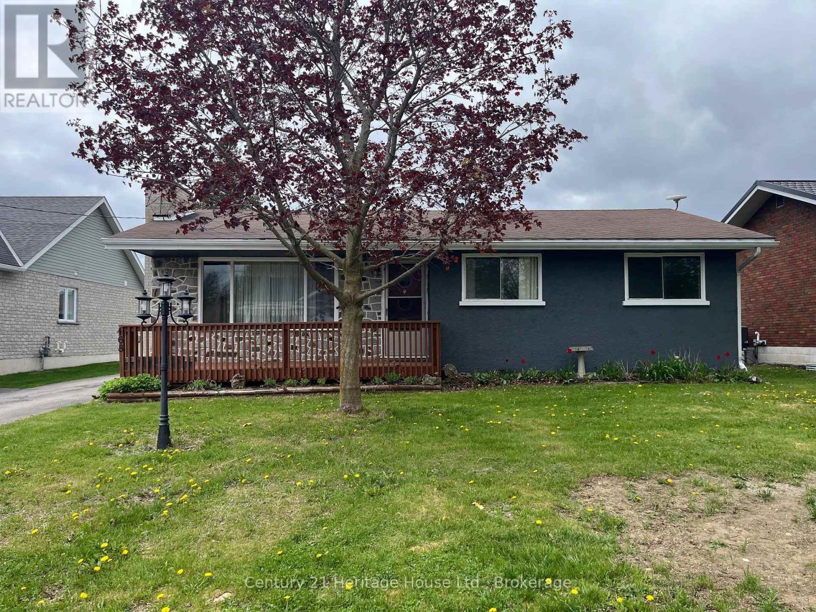 468 Countess Street S, West Grey, Ontario  N0G 1R0 - Photo 2 - X12153514