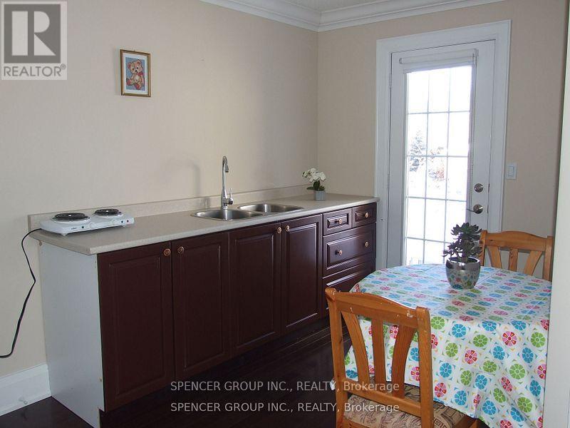 1484 Inuit Trail, Mississauga, Ontario  L5N 8C1 - Photo 10 - W12153190