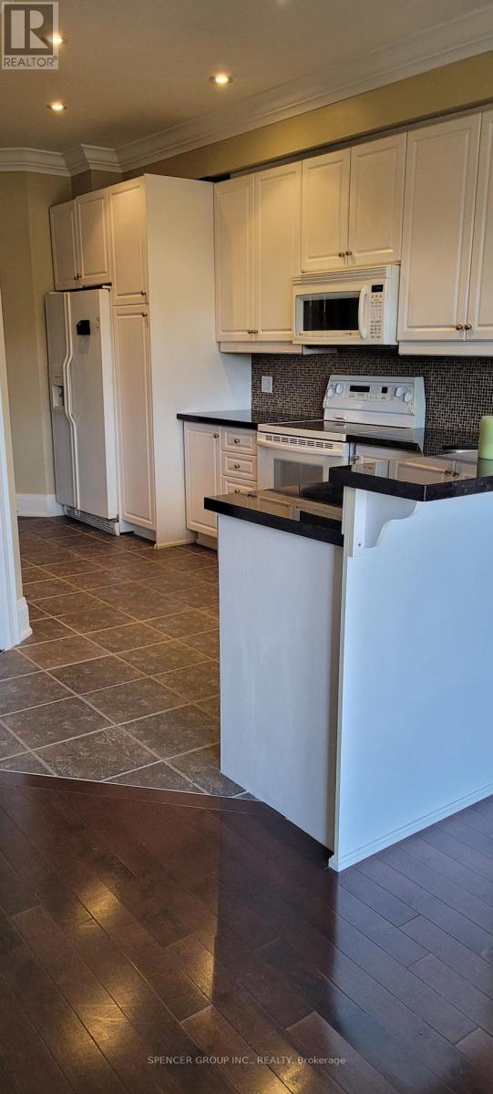 1484 Inuit Trail, Mississauga, Ontario  L5N 8C1 - Photo 7 - W12153190