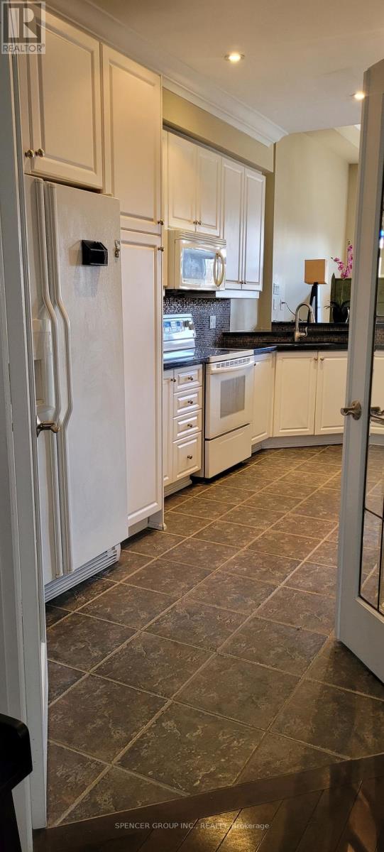 1484 Inuit Trail, Mississauga, Ontario  L5N 8C1 - Photo 5 - W12153190