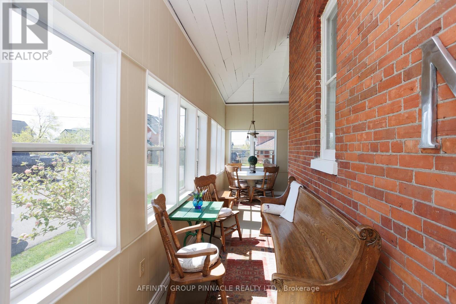 42 Oak Street, Kawartha Lakes, Ontario  K0M 1N0 - Photo 7 - X12153482