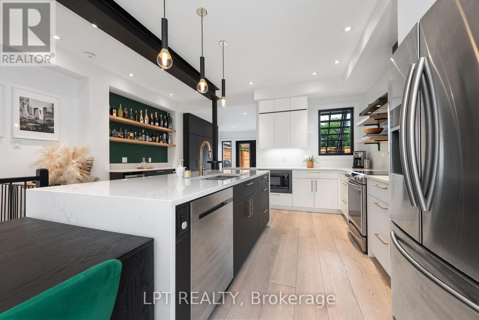 323 Booth Street, Ottawa, Ontario  K1R 7K1 - Photo 10 - X12153508